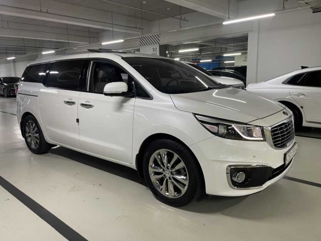 KIA Carnival - Vista 2