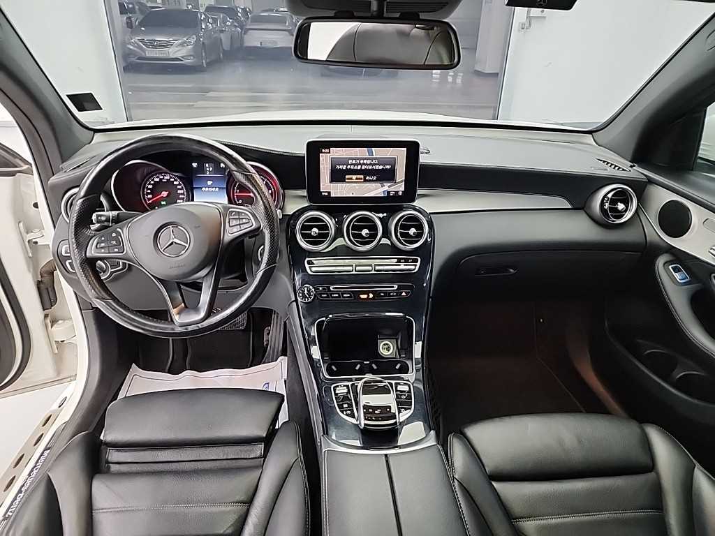 Mercedes Benz GLC Class - Vista 7