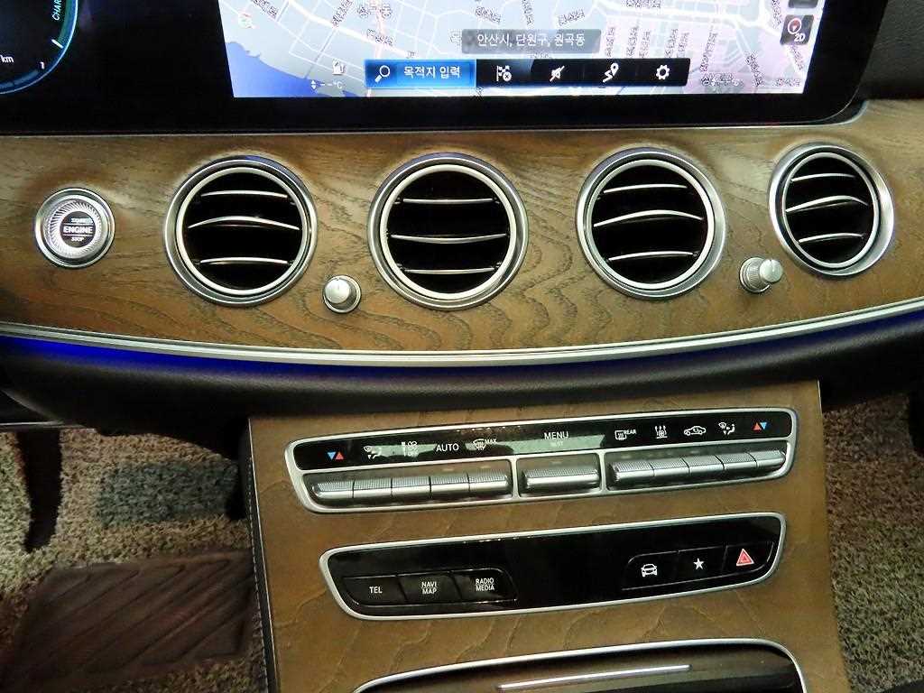 Mercedes Benz E class - Vista 9