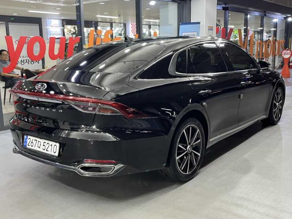 HYUNDAI Grandeur - Vista 4