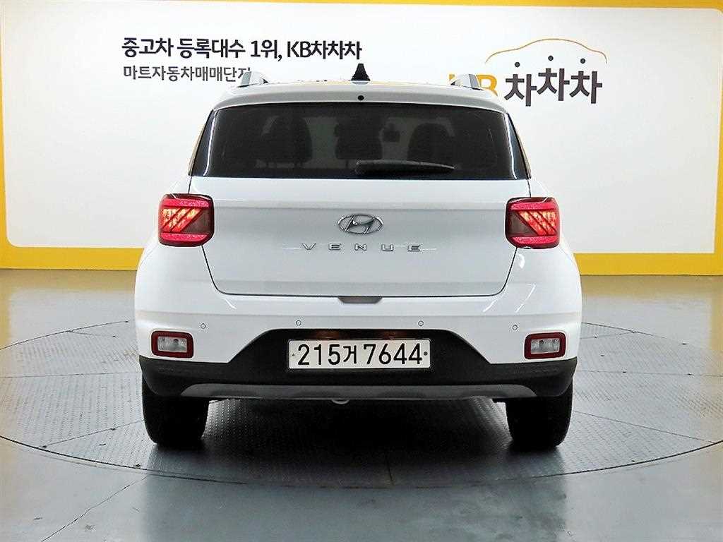 HYUNDAI Venue - Vista 3