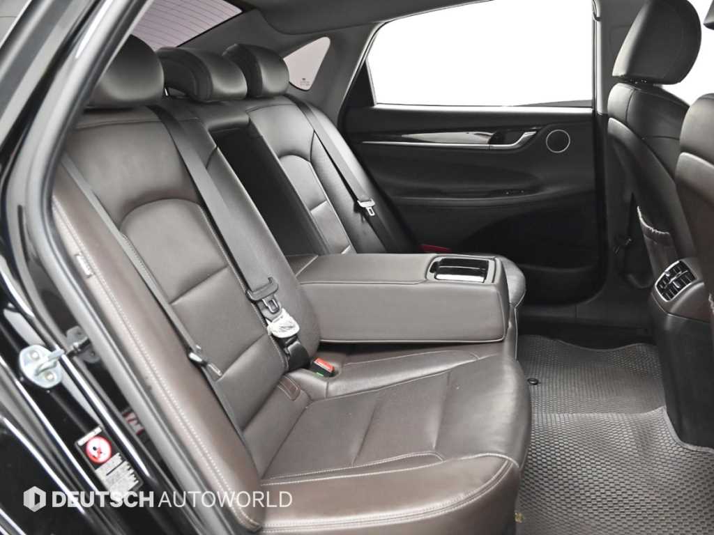 HYUNDAI Grandeur - Vista 12