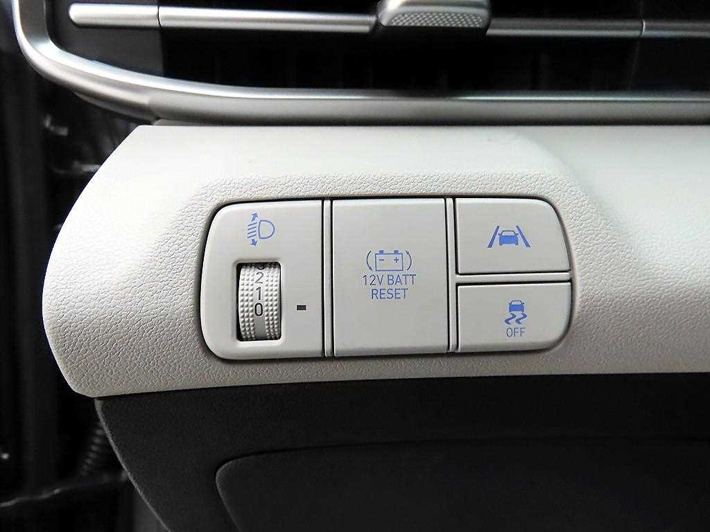 HYUNDAI Avante - Vista 12