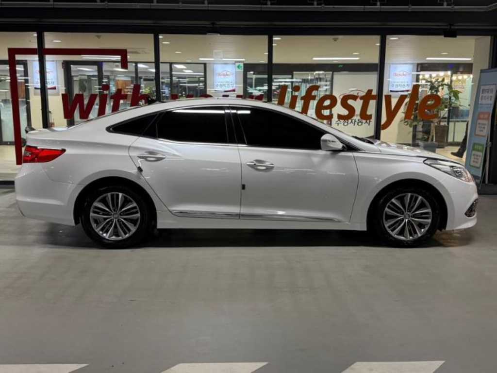 HYUNDAI Grandeur - Vista 3