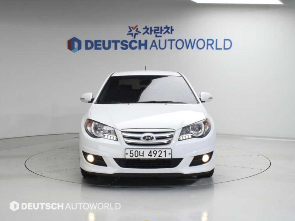 HYUNDAI Avante - Vista 3