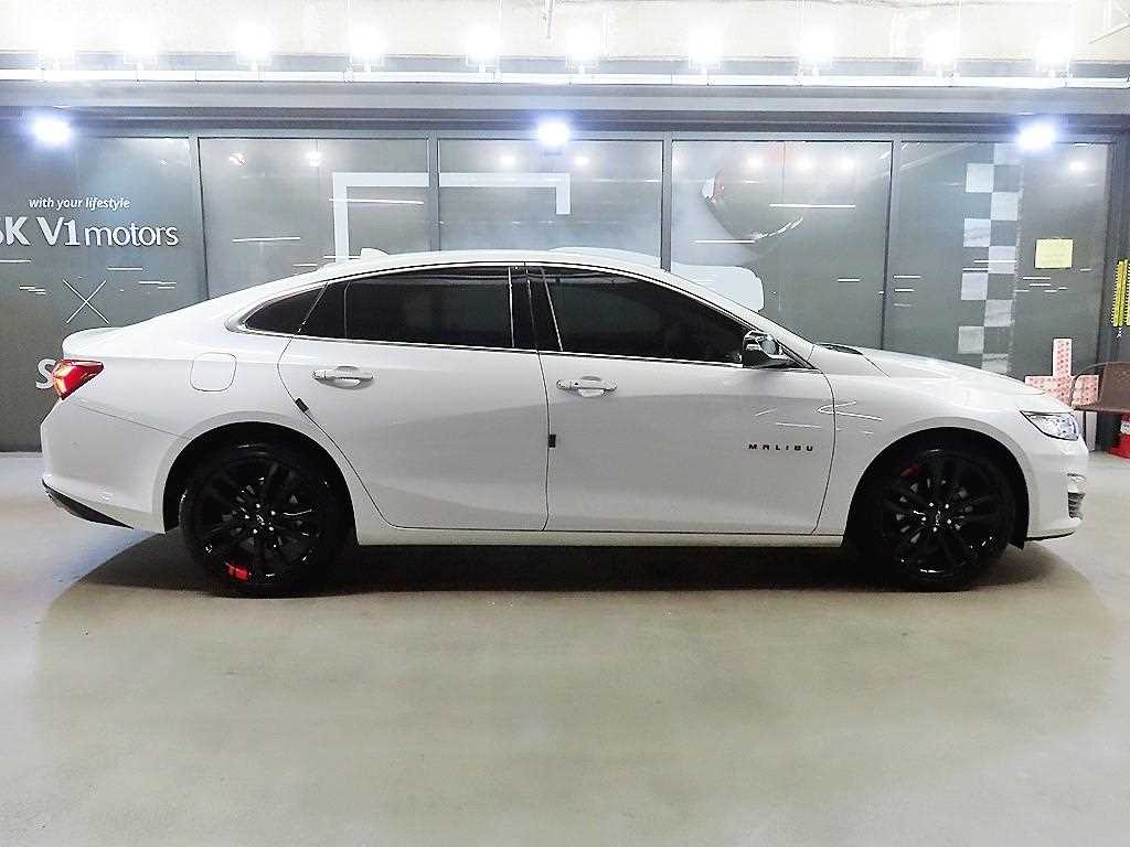 Chevrolet Malibu - Vista 3