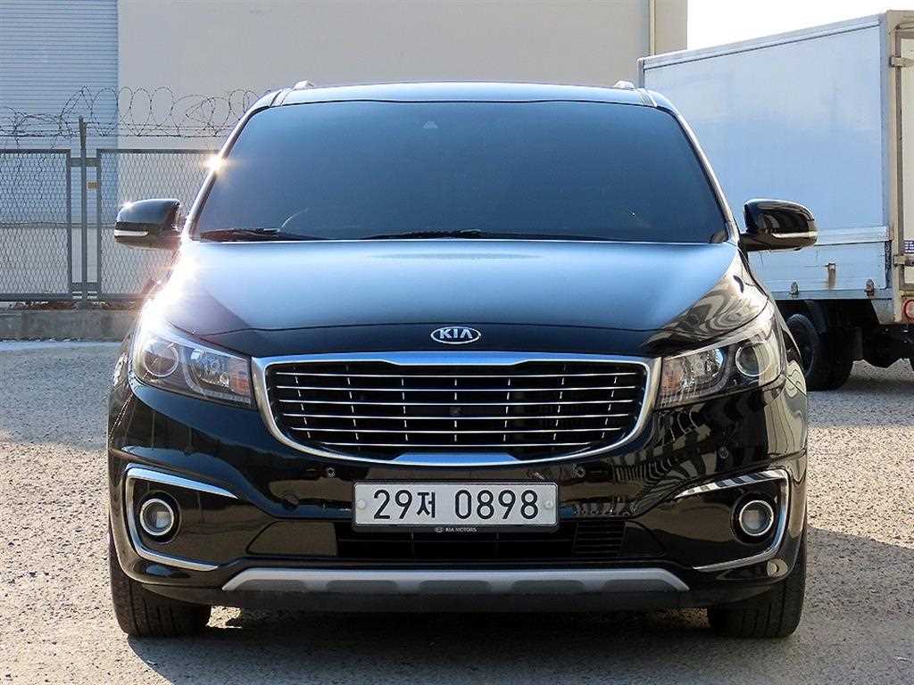 KIA Carnival 2016 - Importación desde Corea - HF Imports Iquique - Foto 1