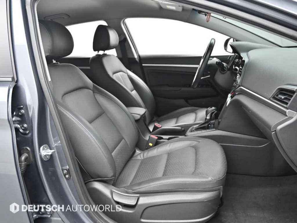 HYUNDAI Avante - Vista 10