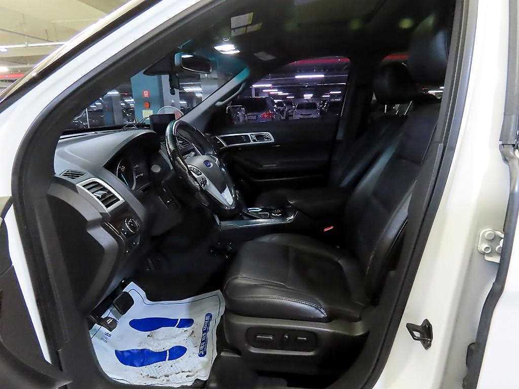 Ford Explorer - Vista 6