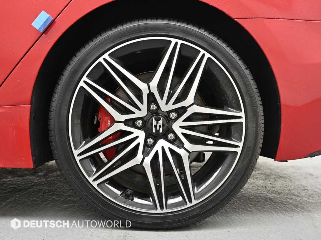 KIA Stinger - Vista 5