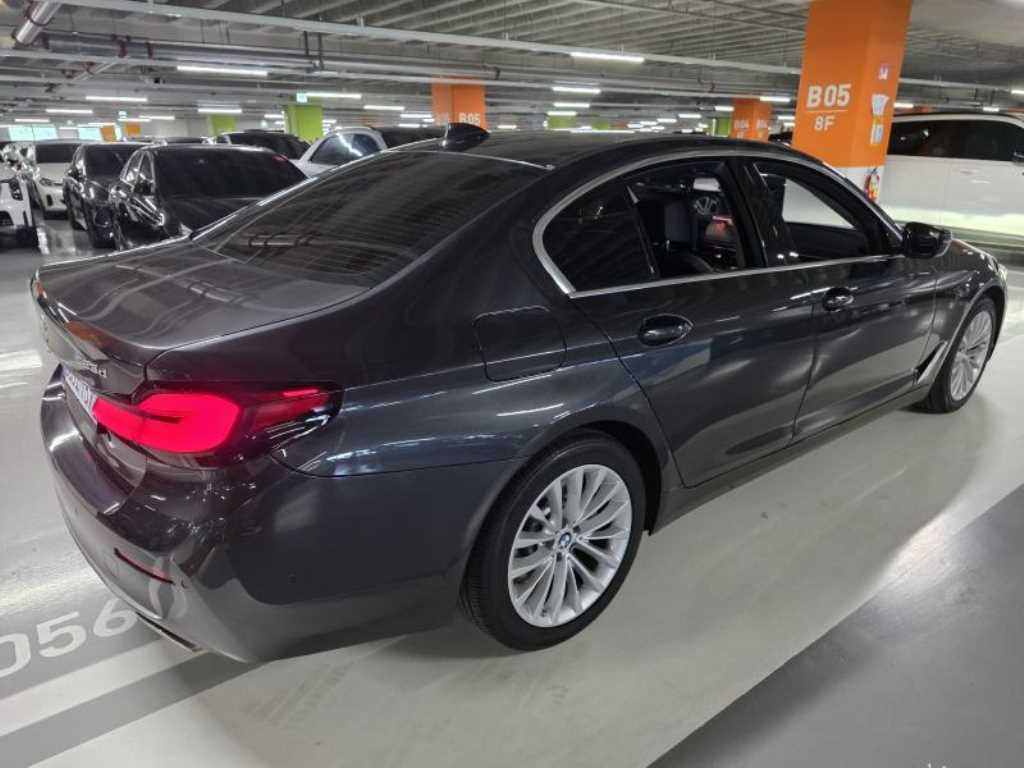 BMW 5 Series - Vista 4