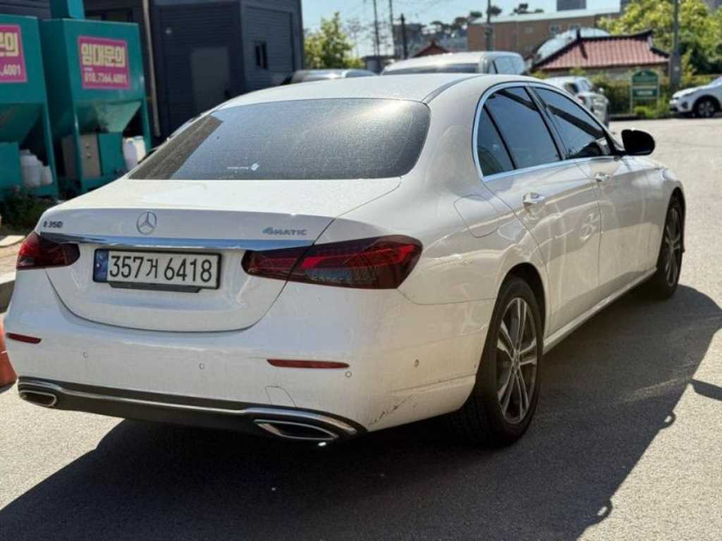 Mercedes Benz E class - Vista 4