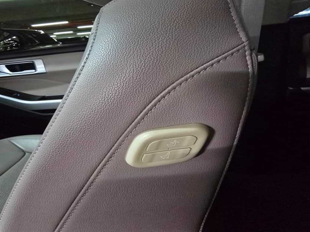 Ford Explorer - Vista 8