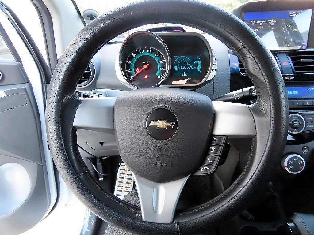 Chevrolet Spark - Vista 8
