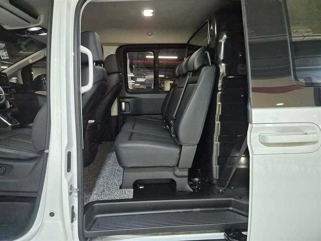 HYUNDAI Staria - Vista 7