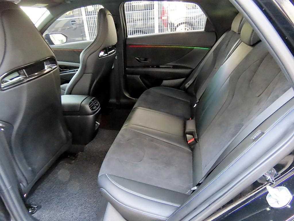 HYUNDAI Avante - Vista 6