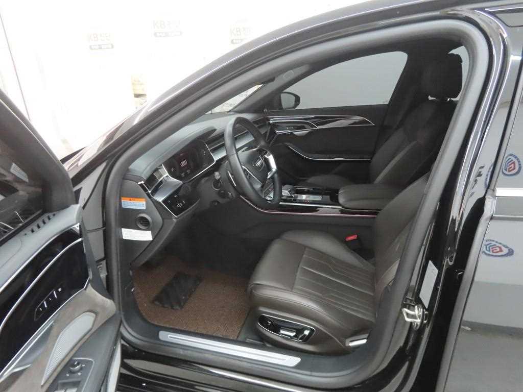 Audi A8 - Vista 5