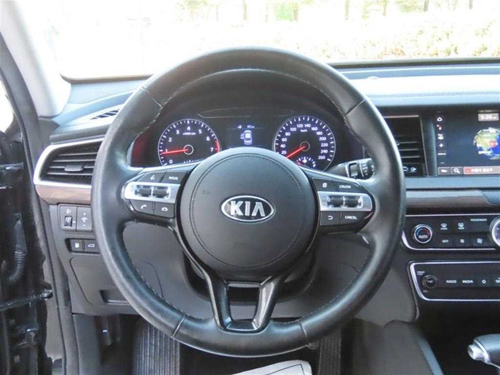KIA K7 - Vista 10