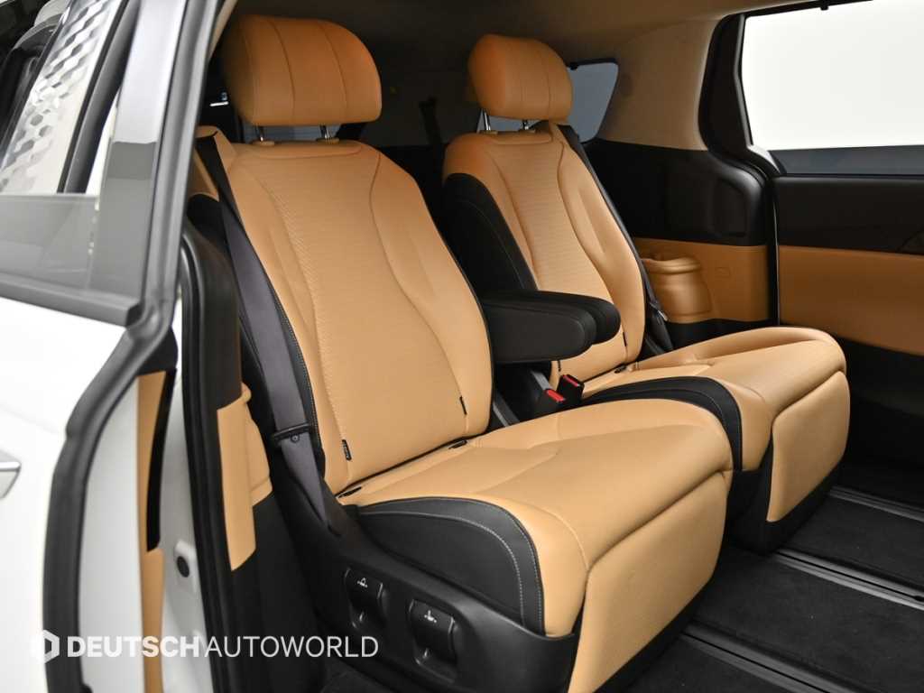 KIA Carnival - Vista 12