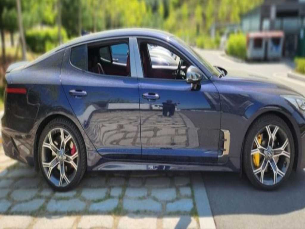 KIA Stinger - Vista 3