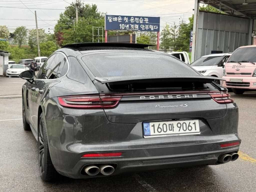 Porsche Panamera - Vista 4