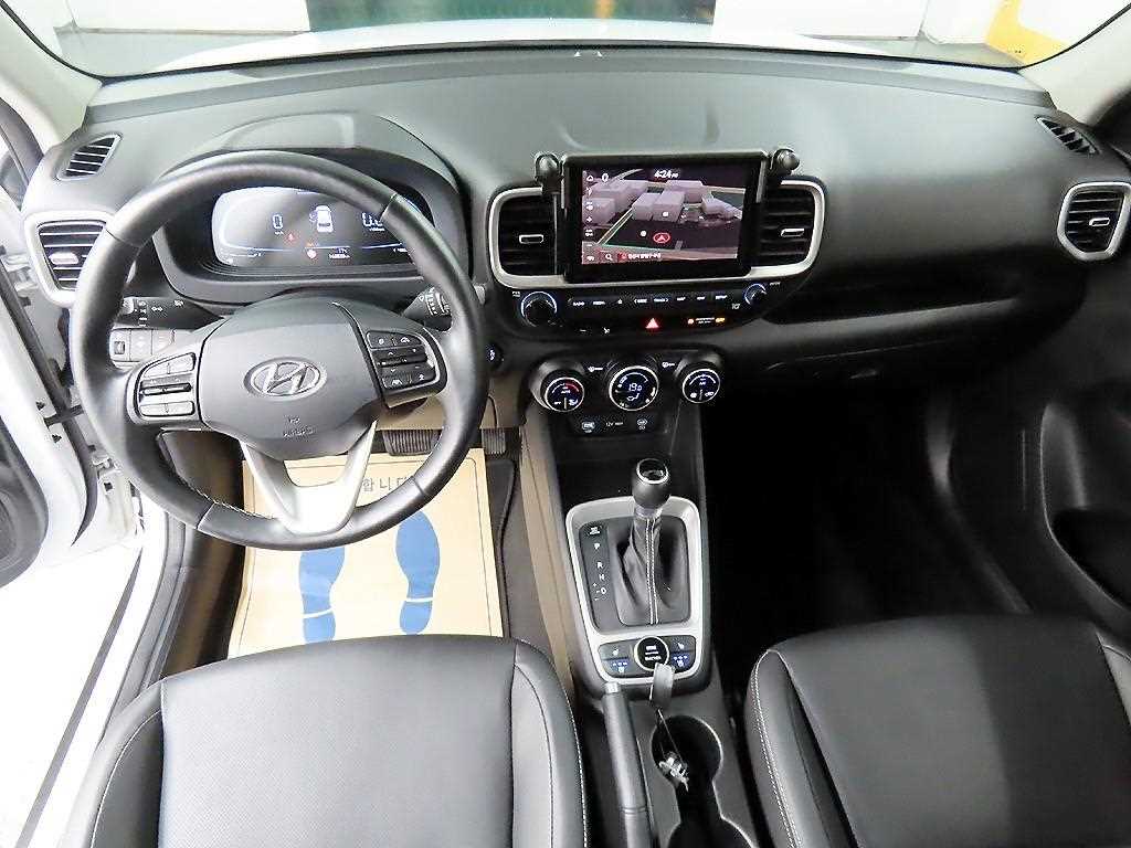 HYUNDAI Venue - Vista 7
