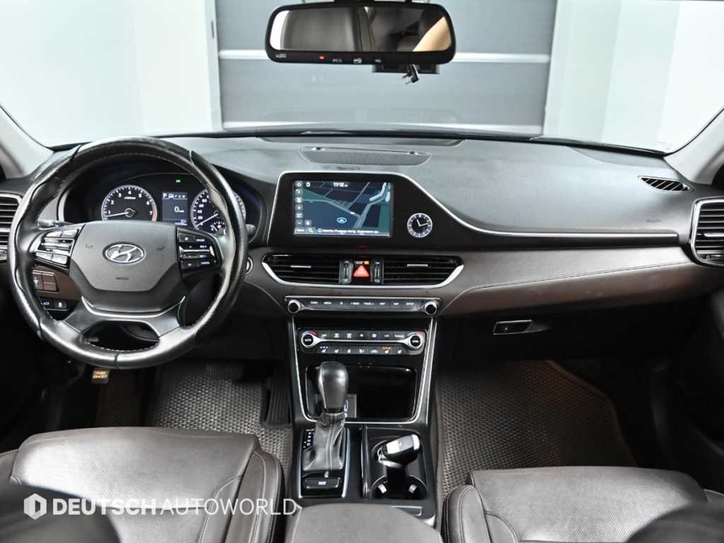 HYUNDAI Grandeur - Vista 7