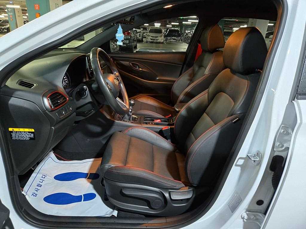 HYUNDAI i30 - Vista 6