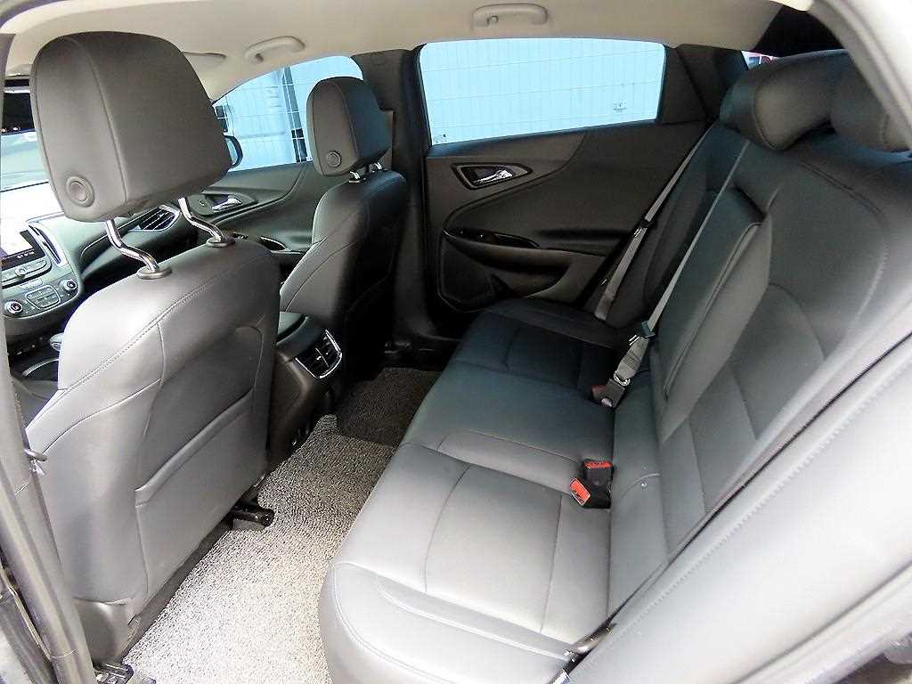 Chevrolet Malibu - Vista 6