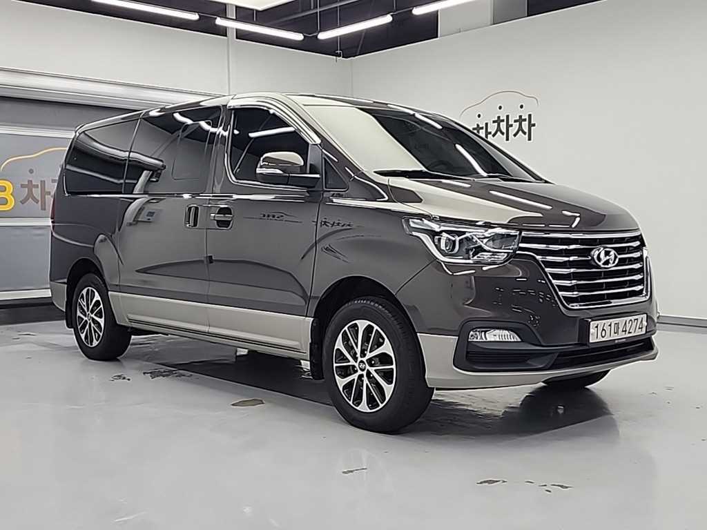 HYUNDAI Starex - Vista 4