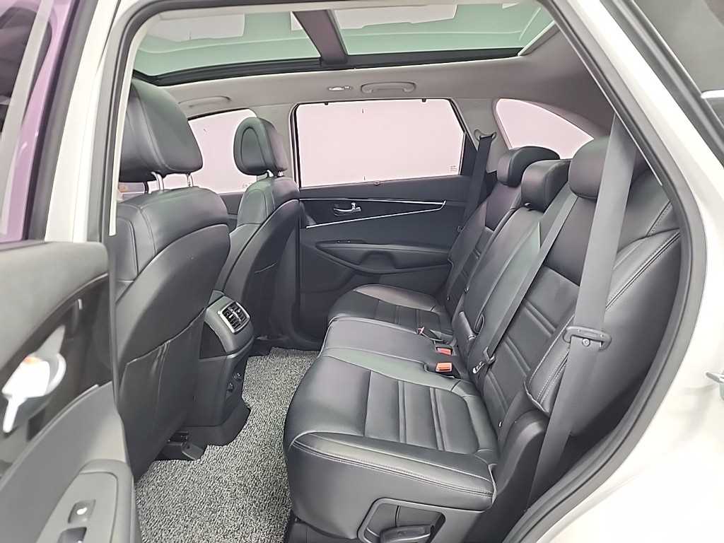 KIA Sorento - Vista 12