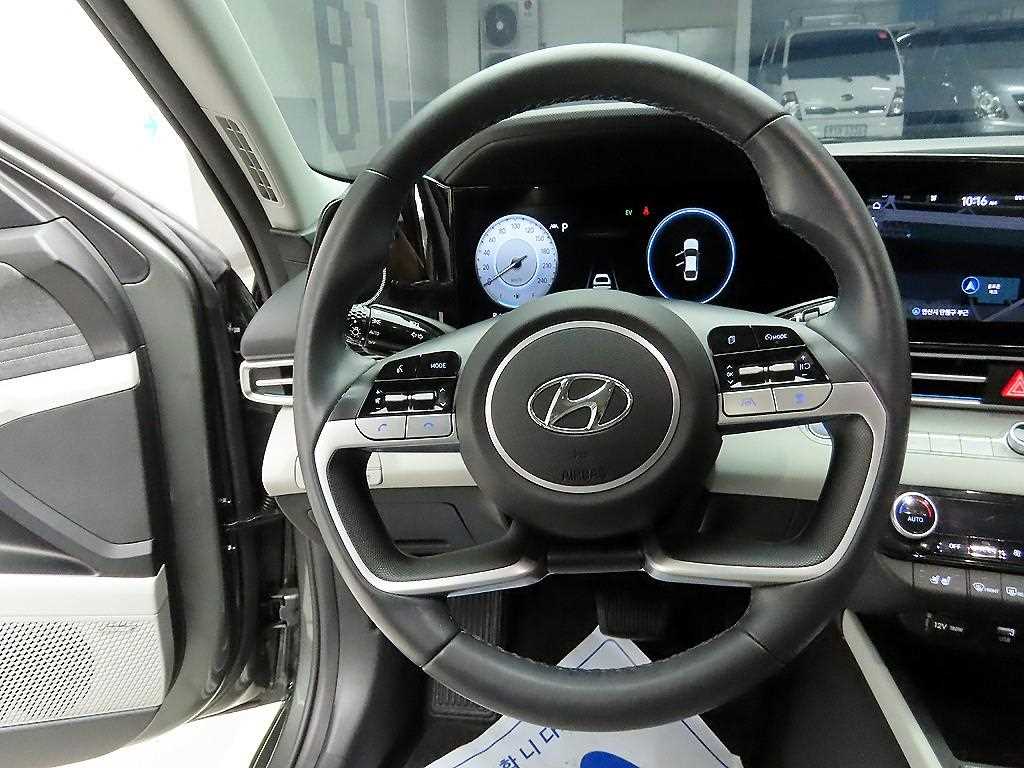 HYUNDAI Avante - Vista 7