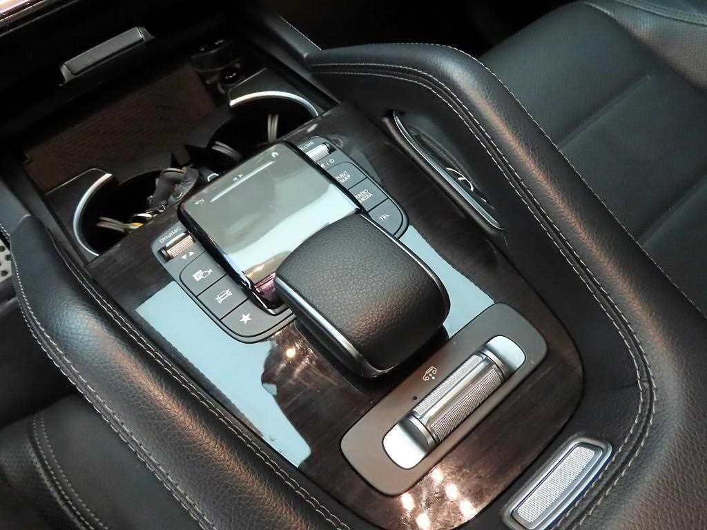 Mercedes Benz GLE Class - Vista 11