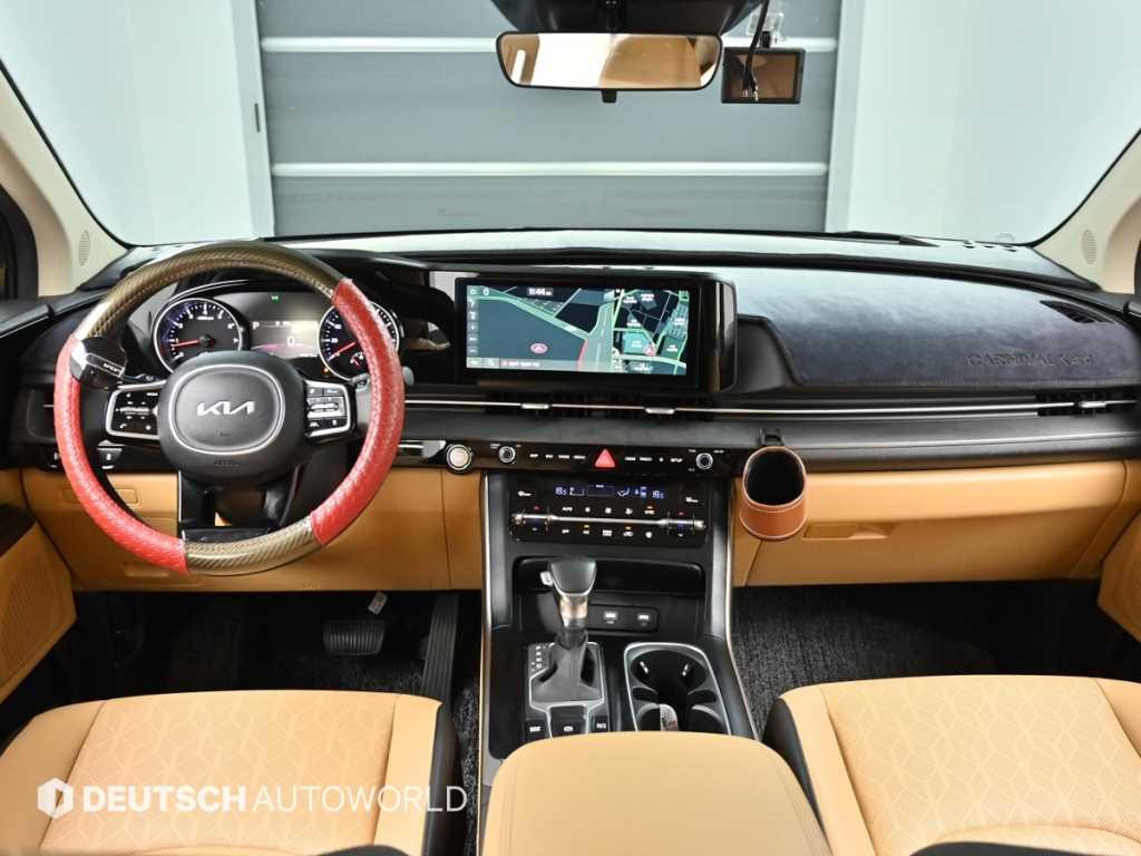 KIA Carnival - Vista 8