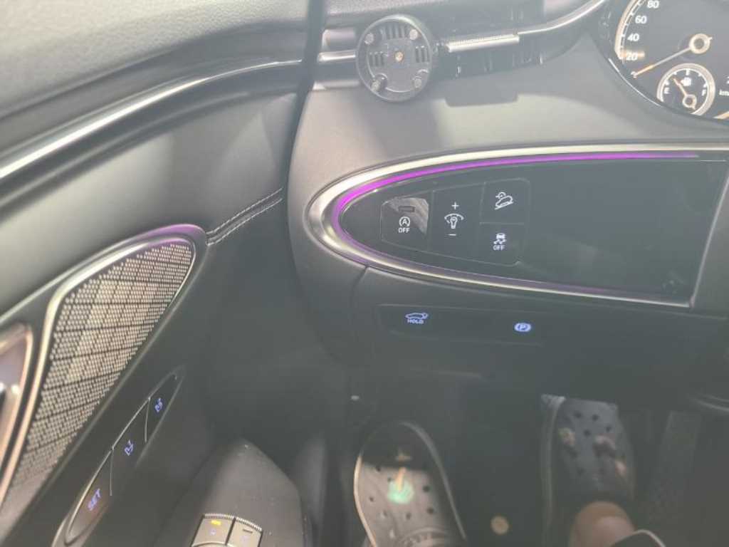 Genesis GV70 - Vista 11