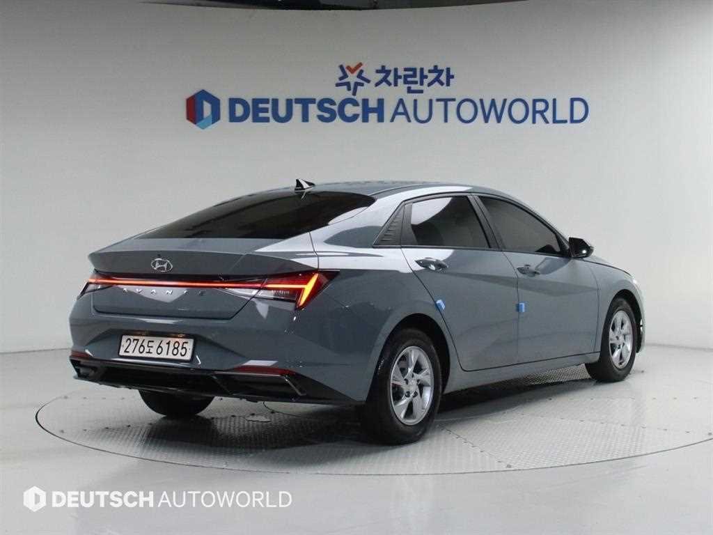 HYUNDAI Avante - Vista 2