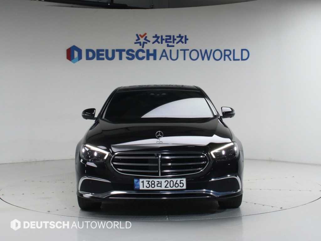 Mercedes Benz E class - Vista 3
