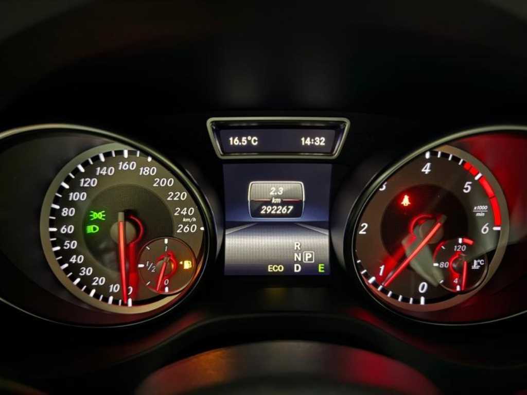 Mercedes Benz CLA Class - Vista 4