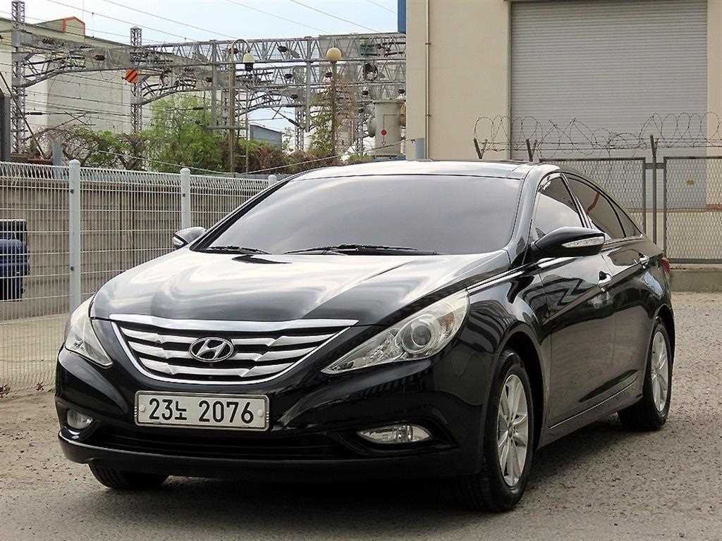 HYUNDAI Sonata - Vista 2