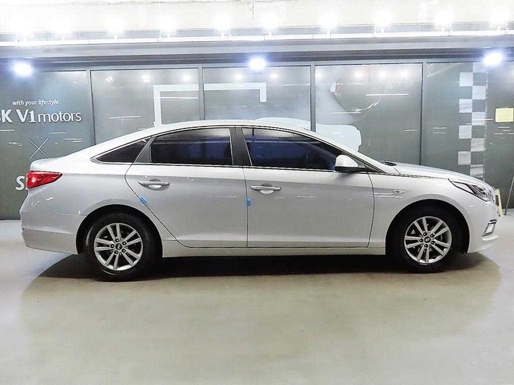 HYUNDAI Sonata - Vista 3