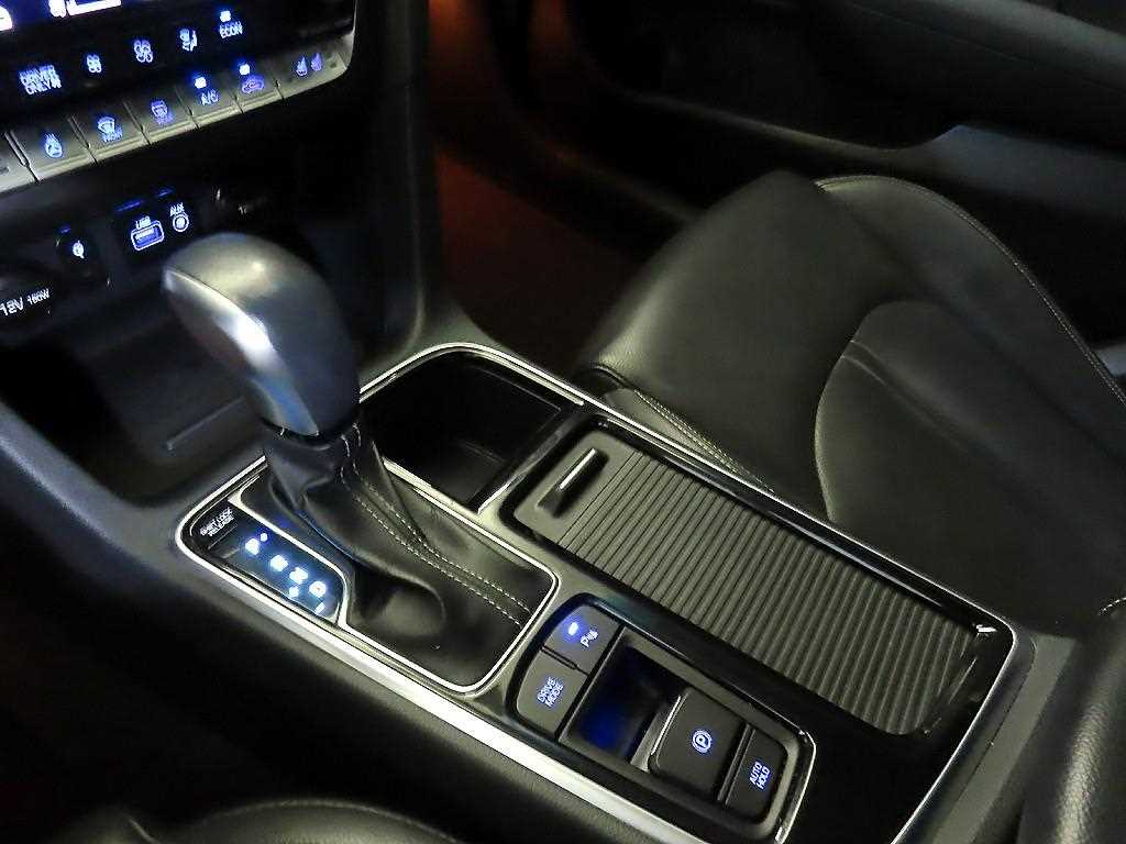 HYUNDAI Sonata - Vista 12