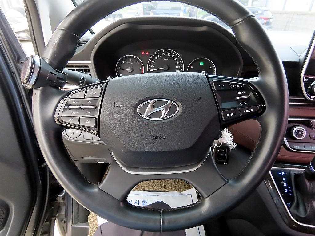 HYUNDAI Starex - Vista 9