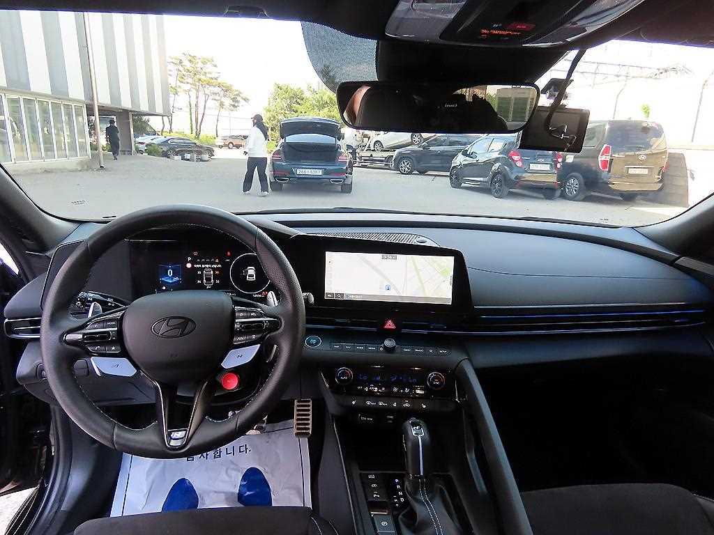 HYUNDAI Avante - Vista 7