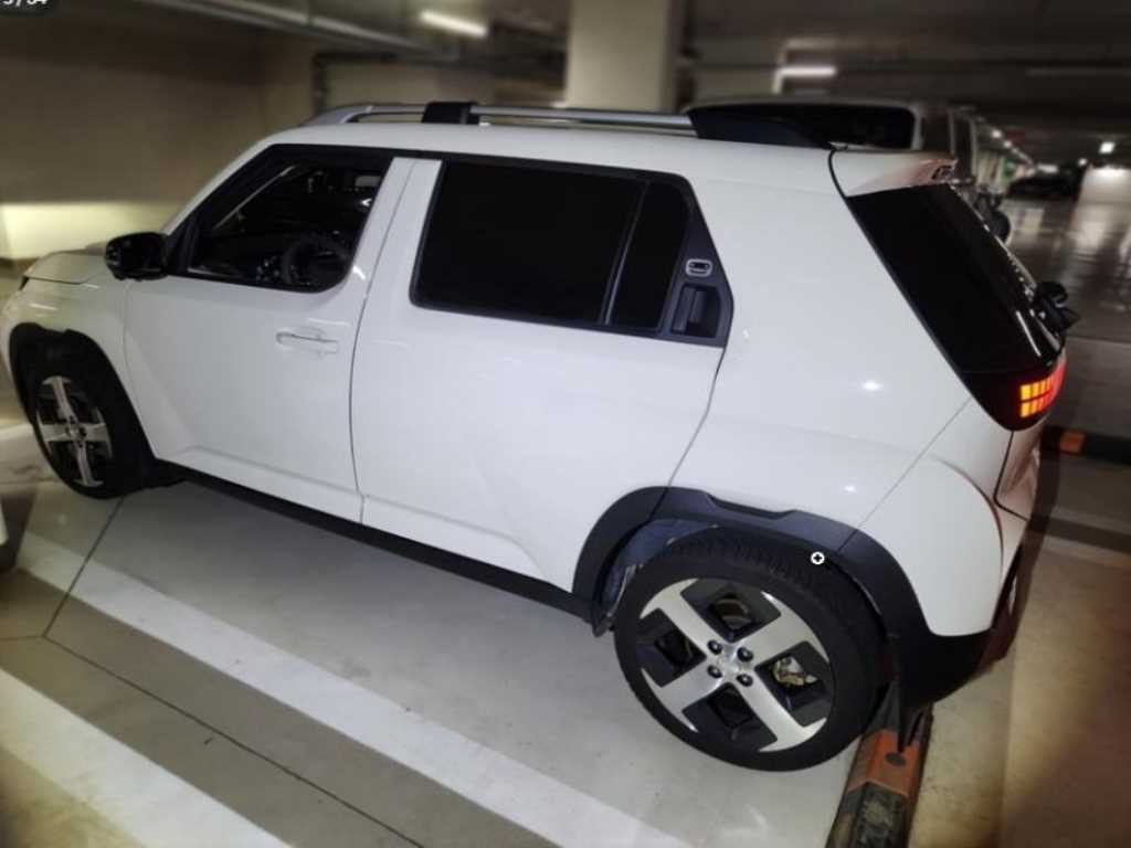 HYUNDAI Casper - Vista 4