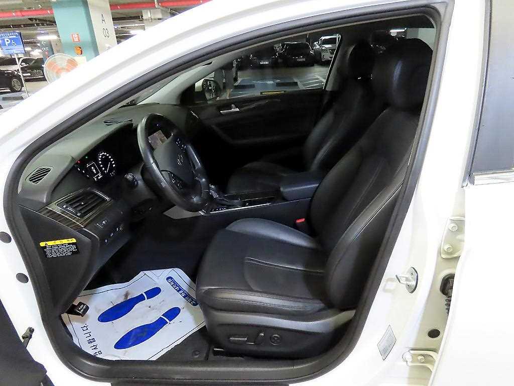 HYUNDAI Sonata - Vista 6