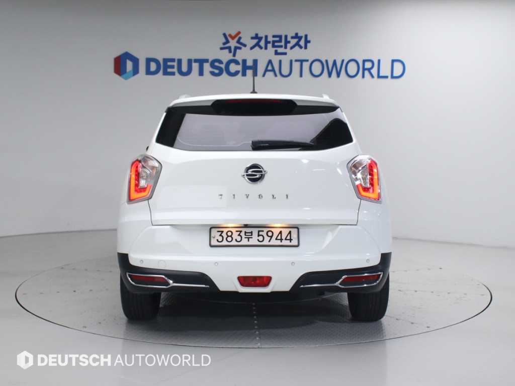 Ssangyong Tivoli - Vista 3