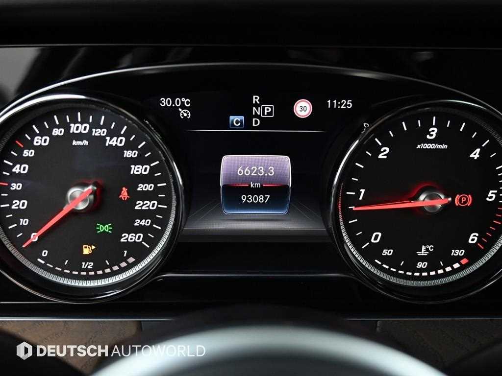 Mercedes Benz E class - Vista 8