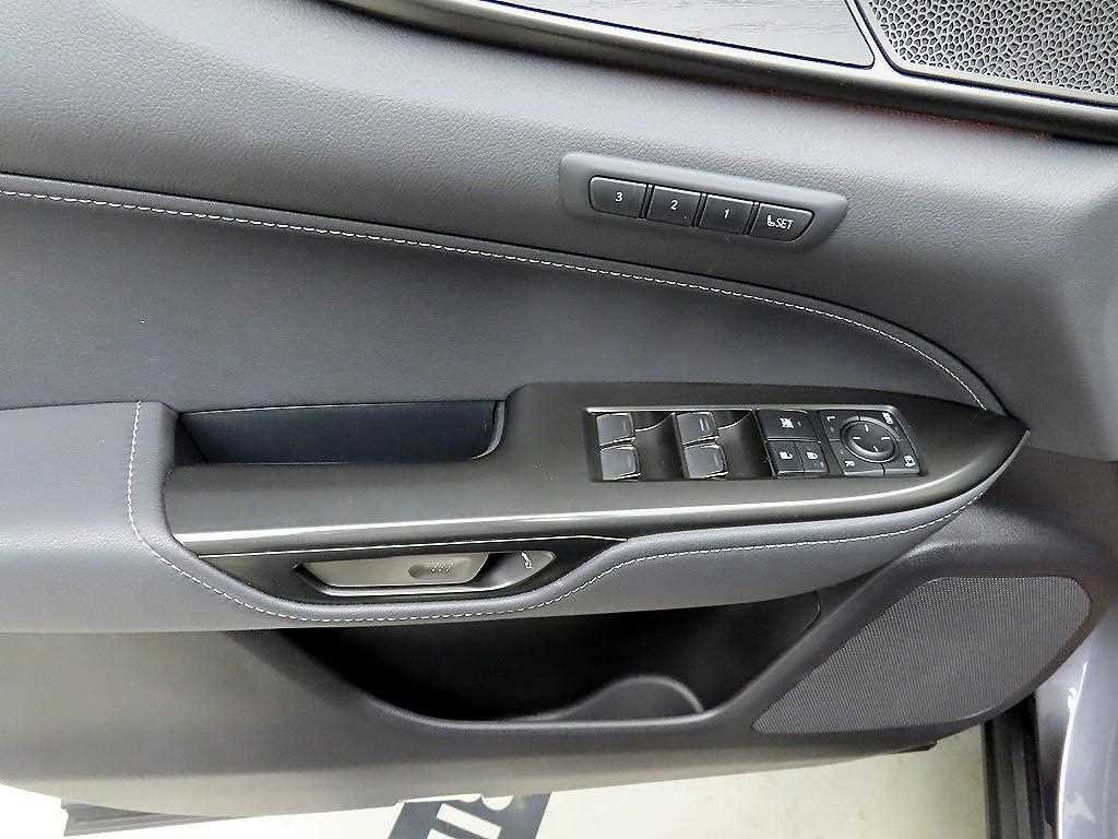 Lexus NX - Vista 11