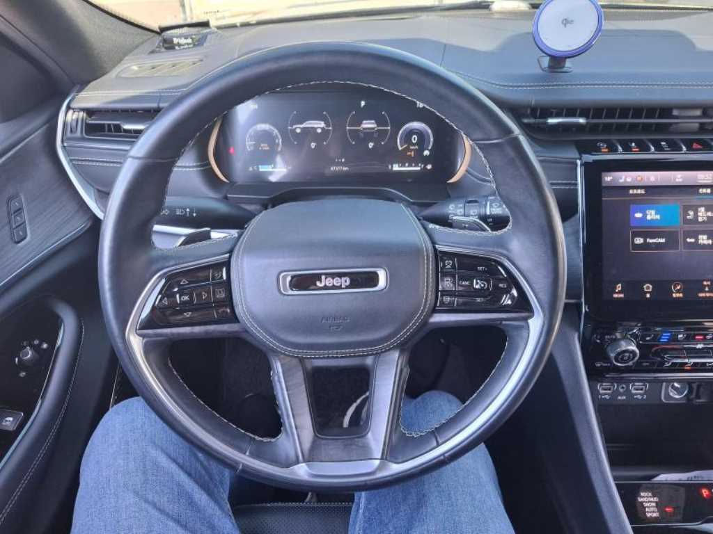 Jeep Cherokee - Vista 11