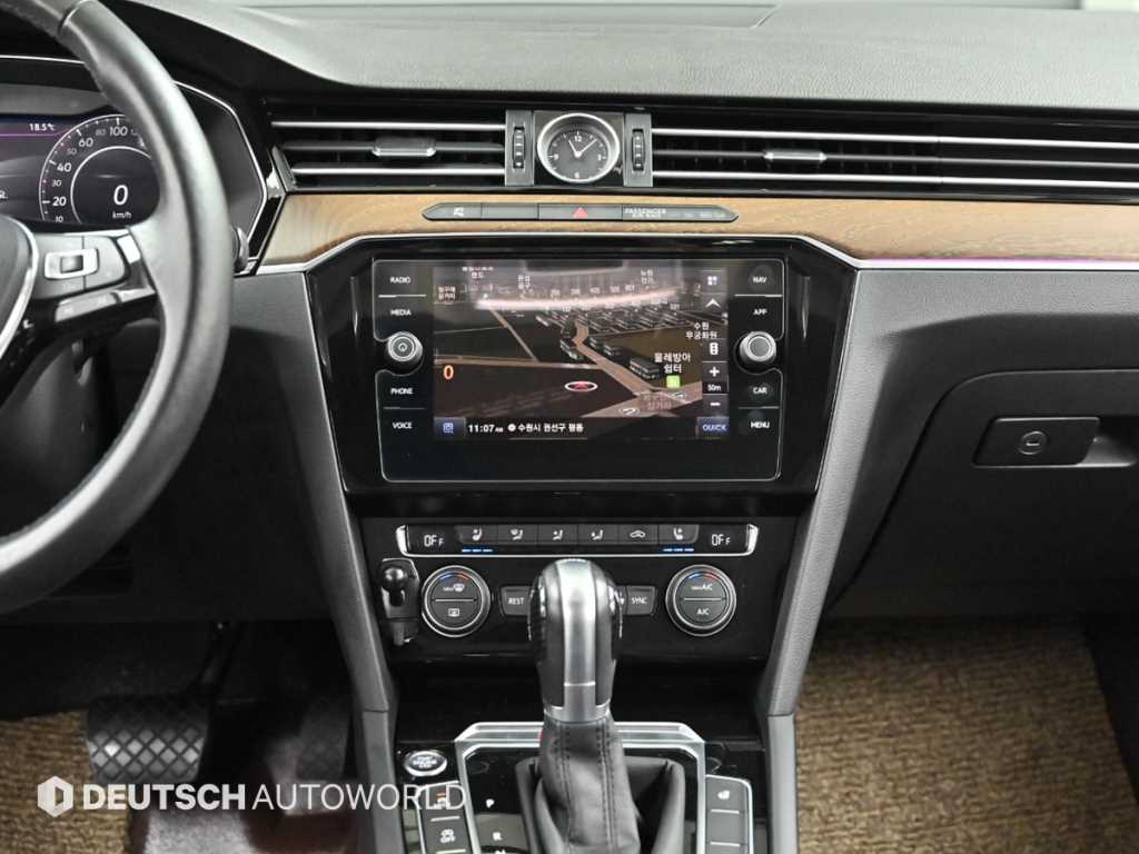 Volkswagen Passat 2018 Gris - Importación desde Corea - HF Imports Iquique - Foto 14